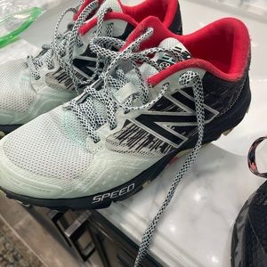 7 1/2 New Balance woman’s tennis shoes